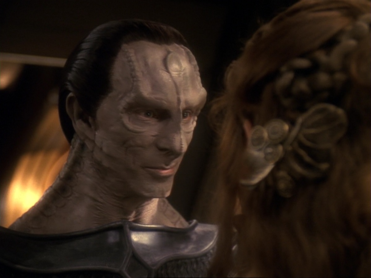 extant_StarTrek_DS9_6x17-WrongsDarkerThanDeathOrNight_2468.jpg