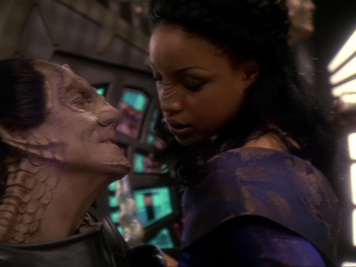 extant_StarTrek_DS9_6x17-WrongsDarkerThanDeathOrNight_2528.jpg