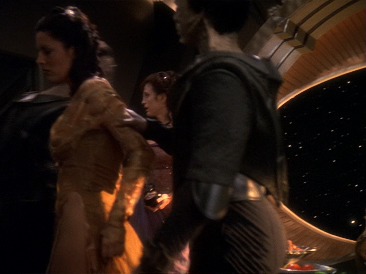 extant_StarTrek_DS9_6x17-WrongsDarkerThanDeathOrNight_2541.jpg