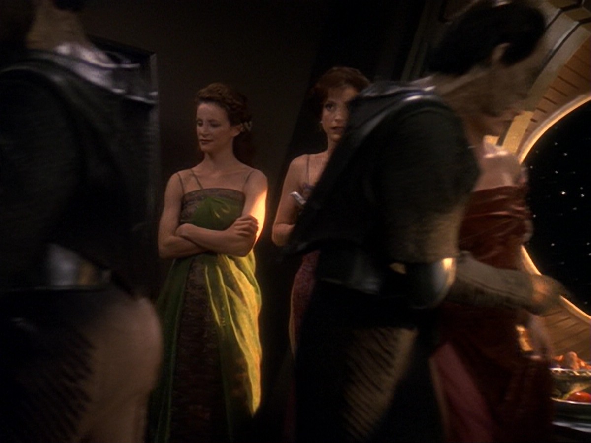 extant_StarTrek_DS9_6x17-WrongsDarkerThanDeathOrNight_2543.jpg