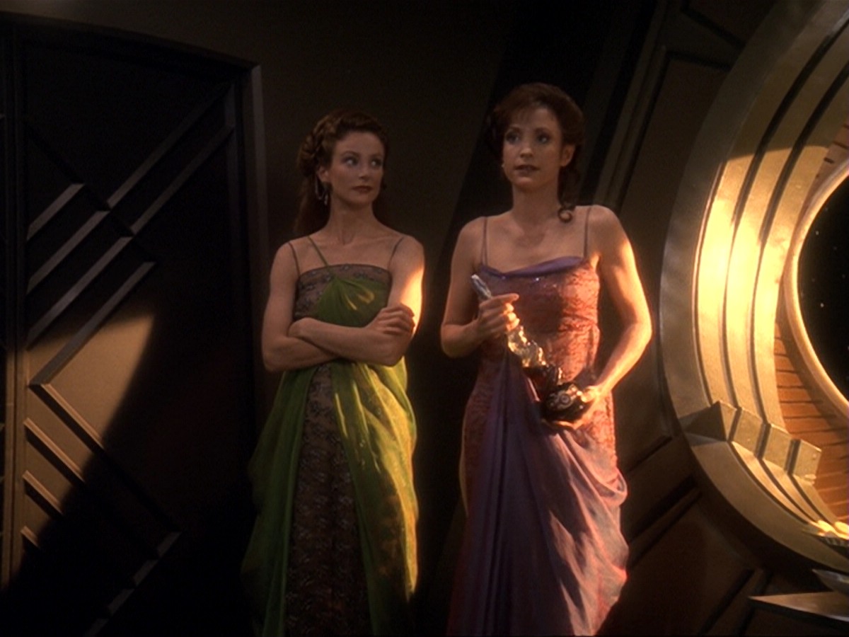 extant_StarTrek_DS9_6x17-WrongsDarkerThanDeathOrNight_2546.jpg