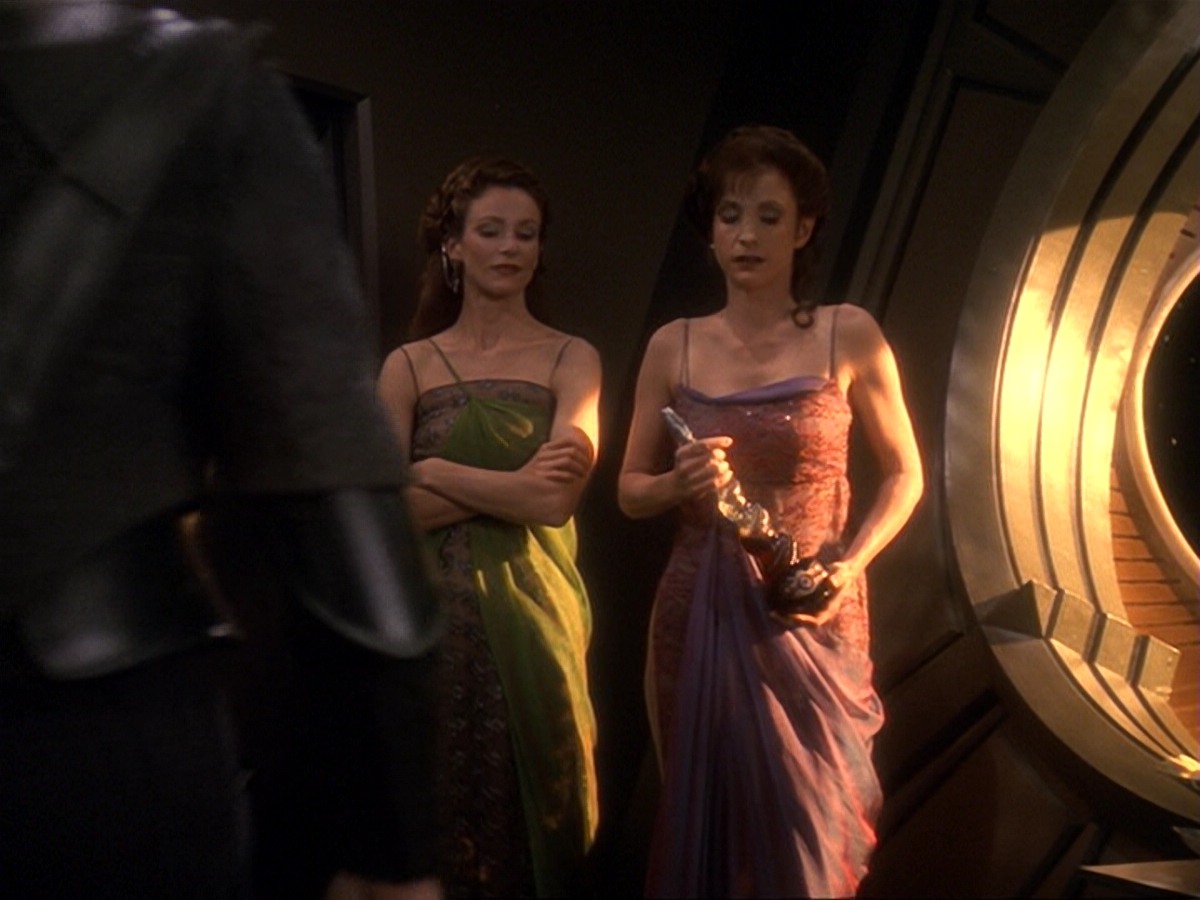 extant_StarTrek_DS9_6x17-WrongsDarkerThanDeathOrNight_2548.jpg