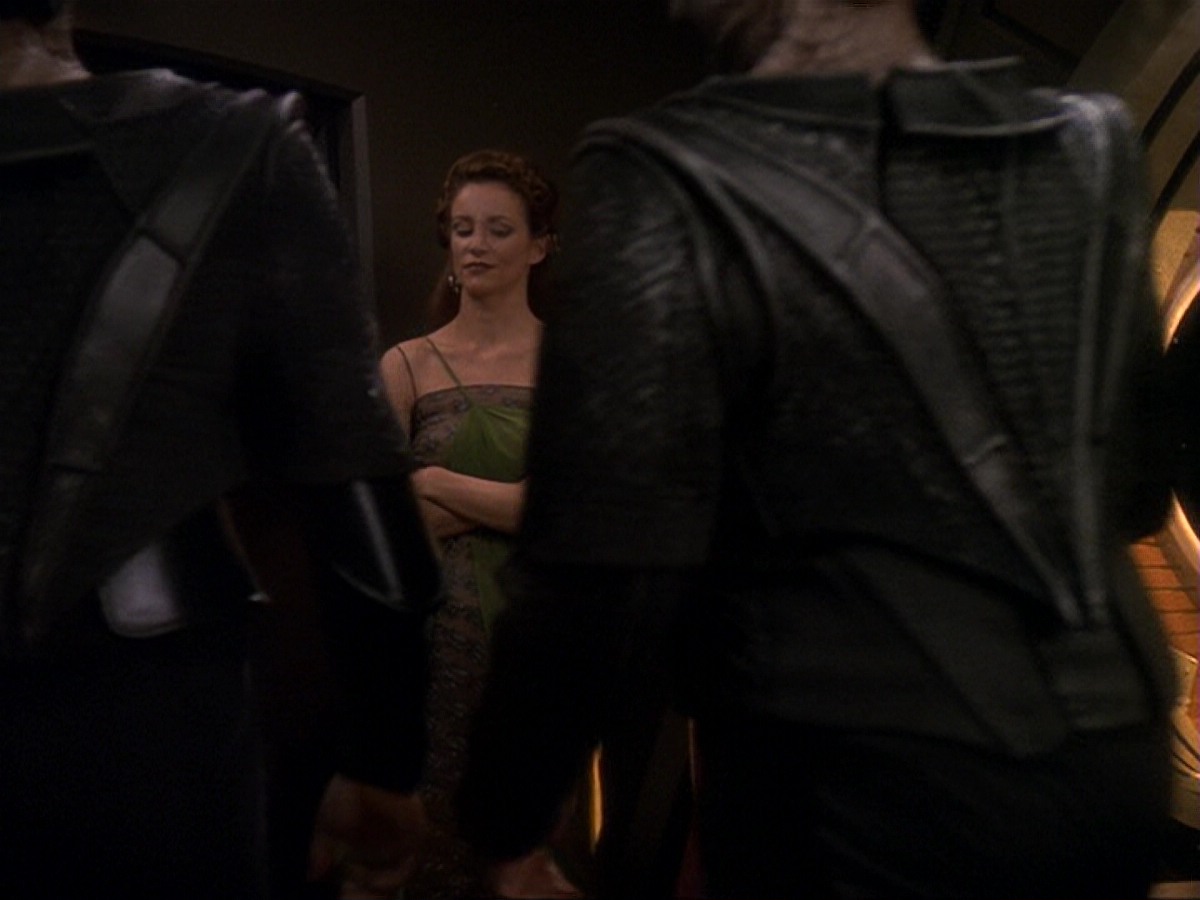 extant_StarTrek_DS9_6x17-WrongsDarkerThanDeathOrNight_2550.jpg