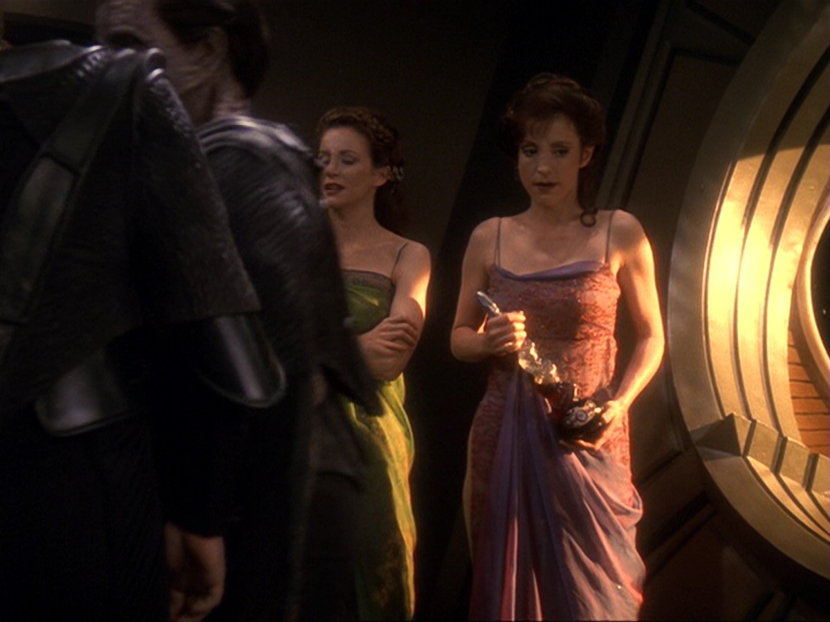 extant_StarTrek_DS9_6x17-WrongsDarkerThanDeathOrNight_2552.jpg
