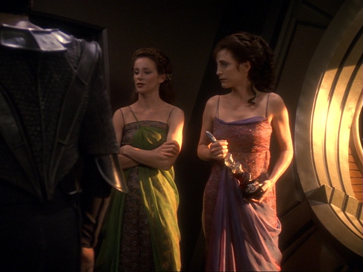 extant_StarTrek_DS9_6x17-WrongsDarkerThanDeathOrNight_2554.jpg