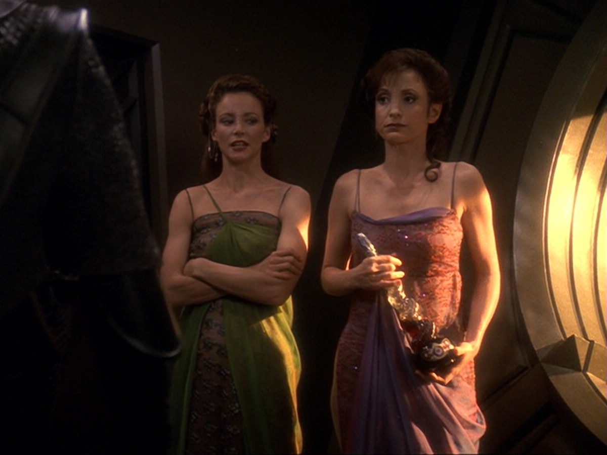 extant_StarTrek_DS9_6x17-WrongsDarkerThanDeathOrNight_2562.jpg