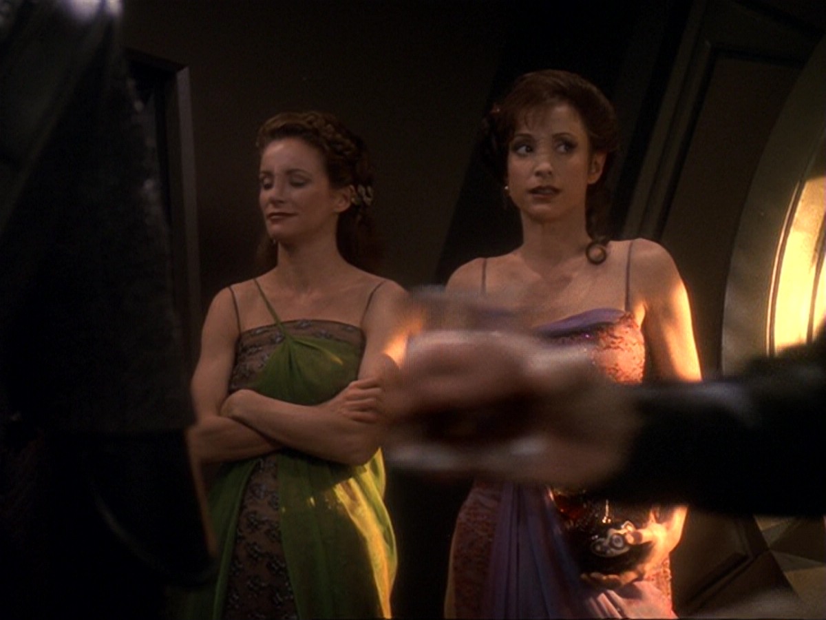 extant_StarTrek_DS9_6x17-WrongsDarkerThanDeathOrNight_2573.jpg