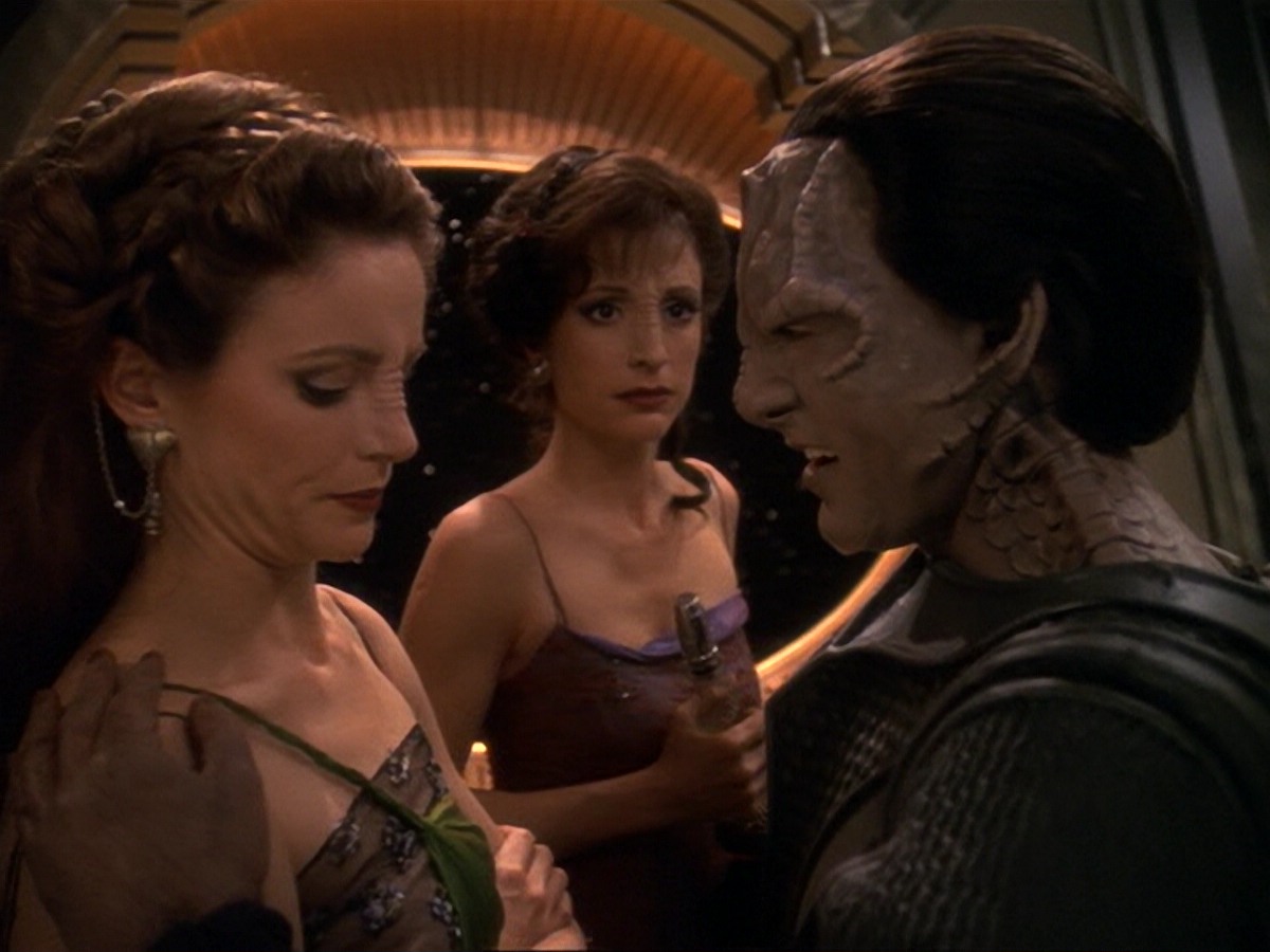 extant_StarTrek_DS9_6x17-WrongsDarkerThanDeathOrNight_2603.jpg