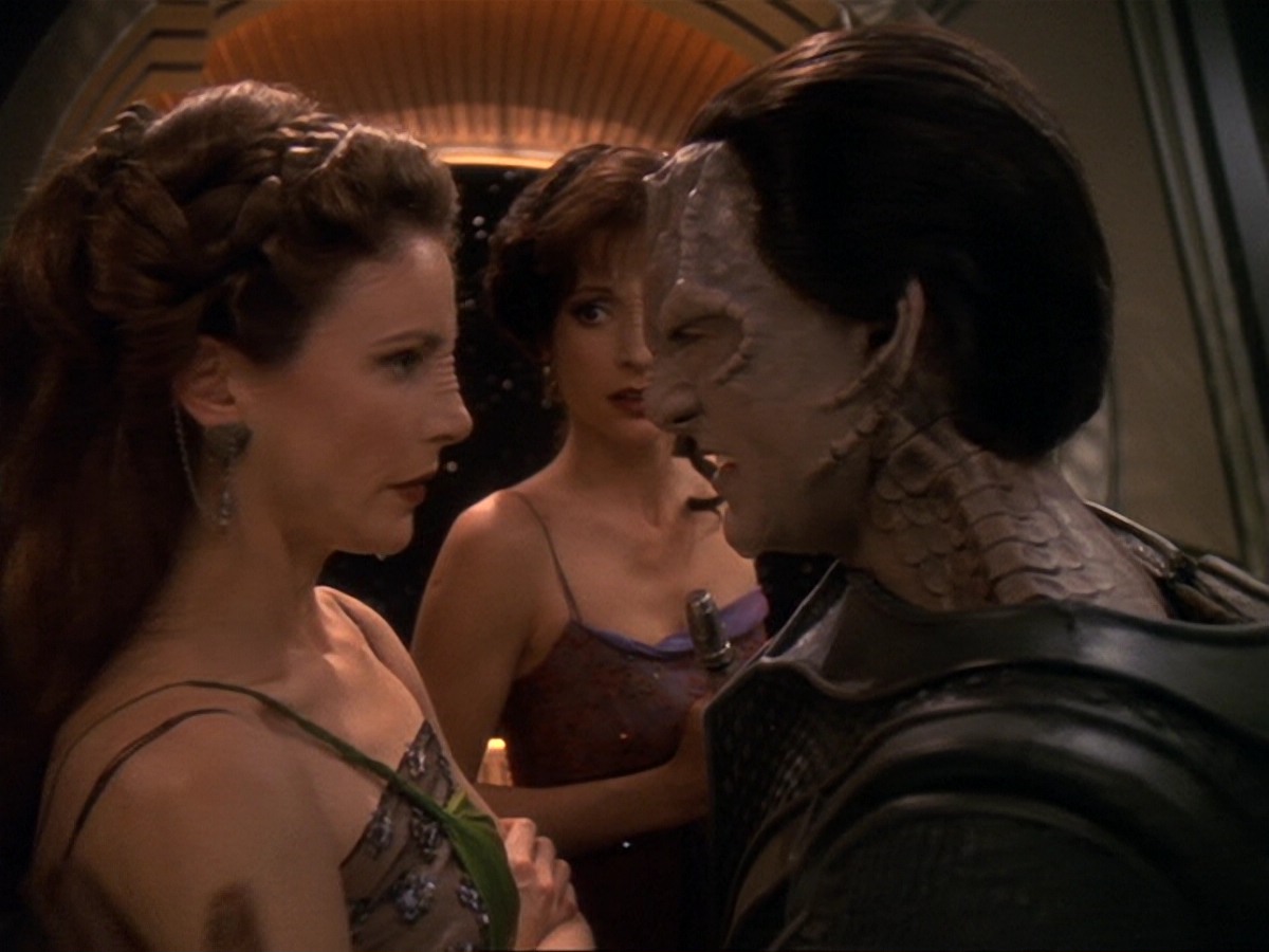 extant_StarTrek_DS9_6x17-WrongsDarkerThanDeathOrNight_2606.jpg