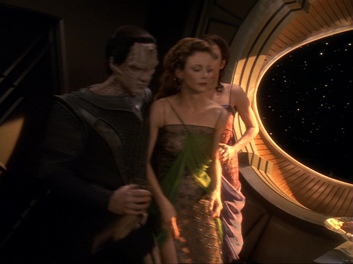 extant_StarTrek_DS9_6x17-WrongsDarkerThanDeathOrNight_2609.jpg