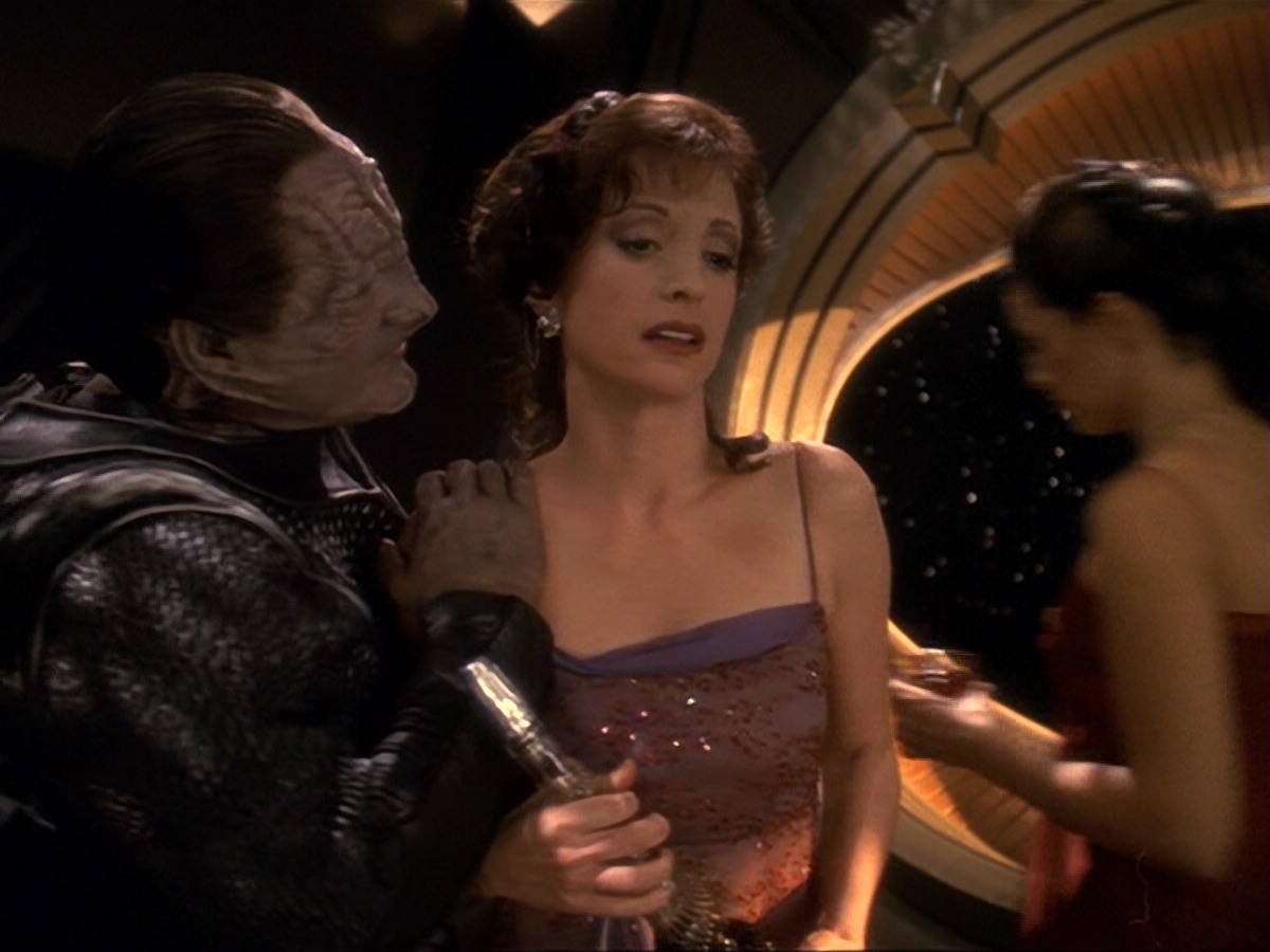 extant_StarTrek_DS9_6x17-WrongsDarkerThanDeathOrNight_2617.jpg
