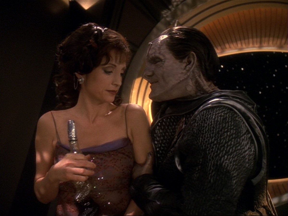 extant_StarTrek_DS9_6x17-WrongsDarkerThanDeathOrNight_2628.jpg