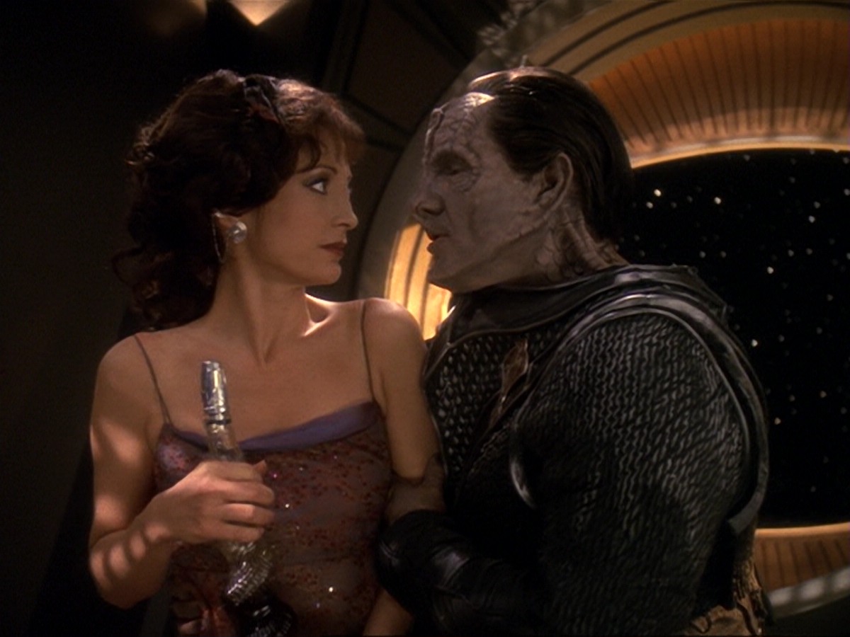 extant_StarTrek_DS9_6x17-WrongsDarkerThanDeathOrNight_2631.jpg