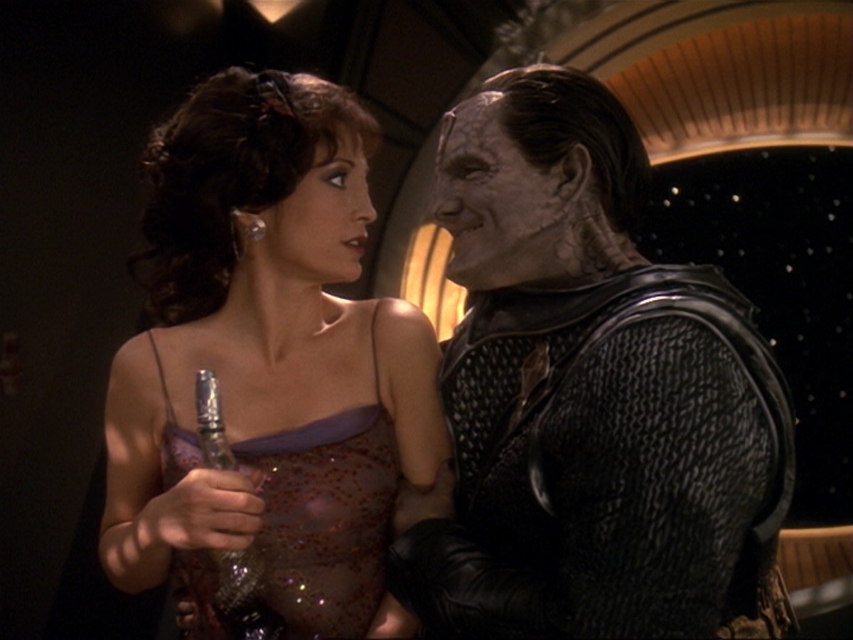 extant_StarTrek_DS9_6x17-WrongsDarkerThanDeathOrNight_2638.jpg
