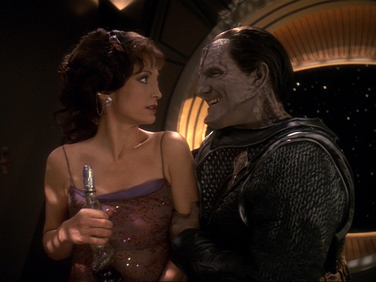 extant_StarTrek_DS9_6x17-WrongsDarkerThanDeathOrNight_2640.jpg