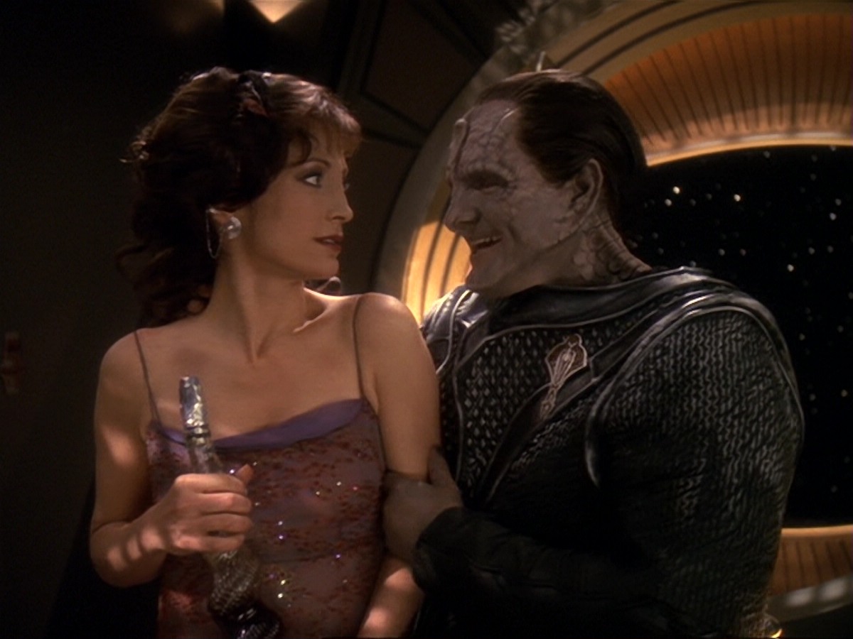 extant_StarTrek_DS9_6x17-WrongsDarkerThanDeathOrNight_2641.jpg
