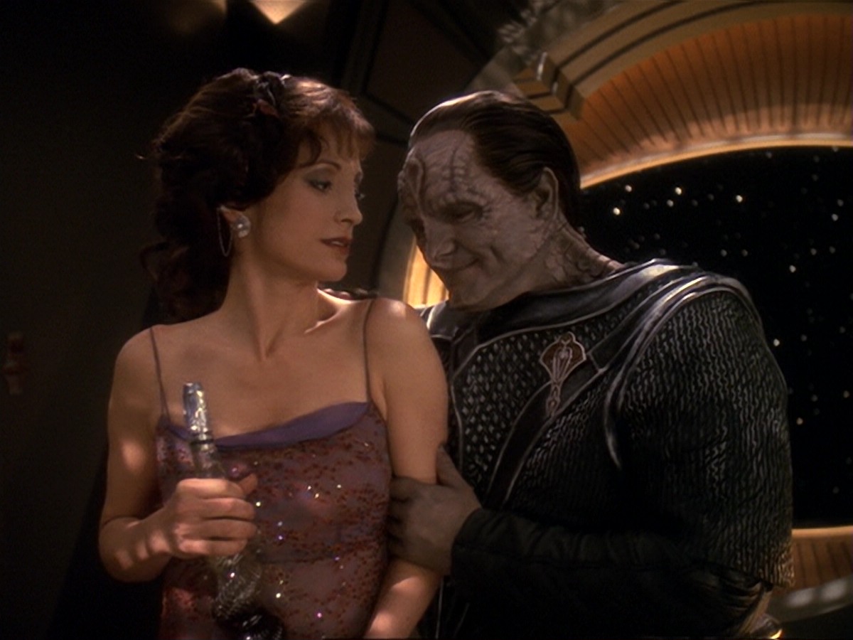 extant_StarTrek_DS9_6x17-WrongsDarkerThanDeathOrNight_2642.jpg