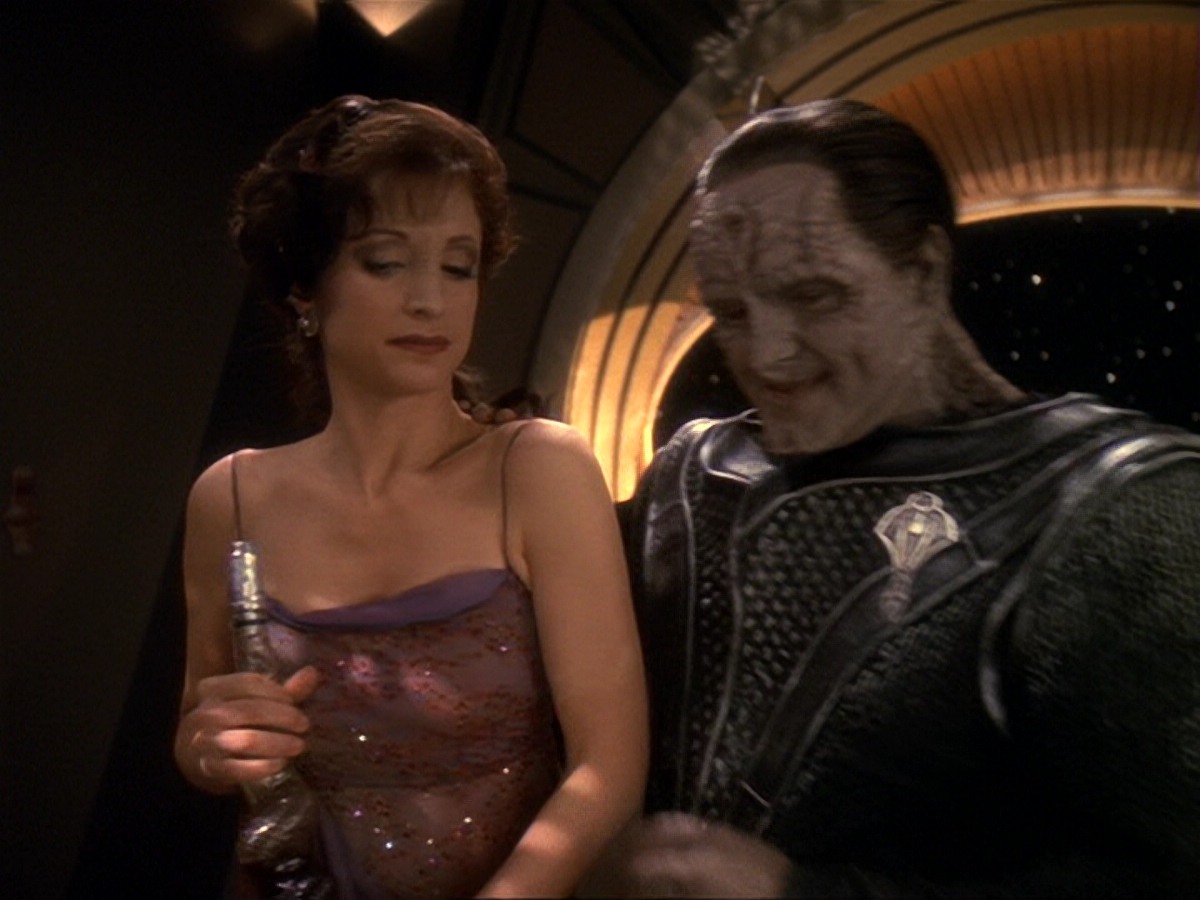 extant_StarTrek_DS9_6x17-WrongsDarkerThanDeathOrNight_2643.jpg