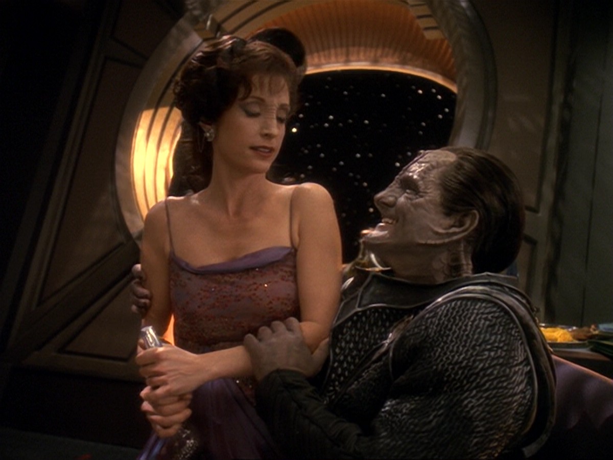 extant_StarTrek_DS9_6x17-WrongsDarkerThanDeathOrNight_2669.jpg