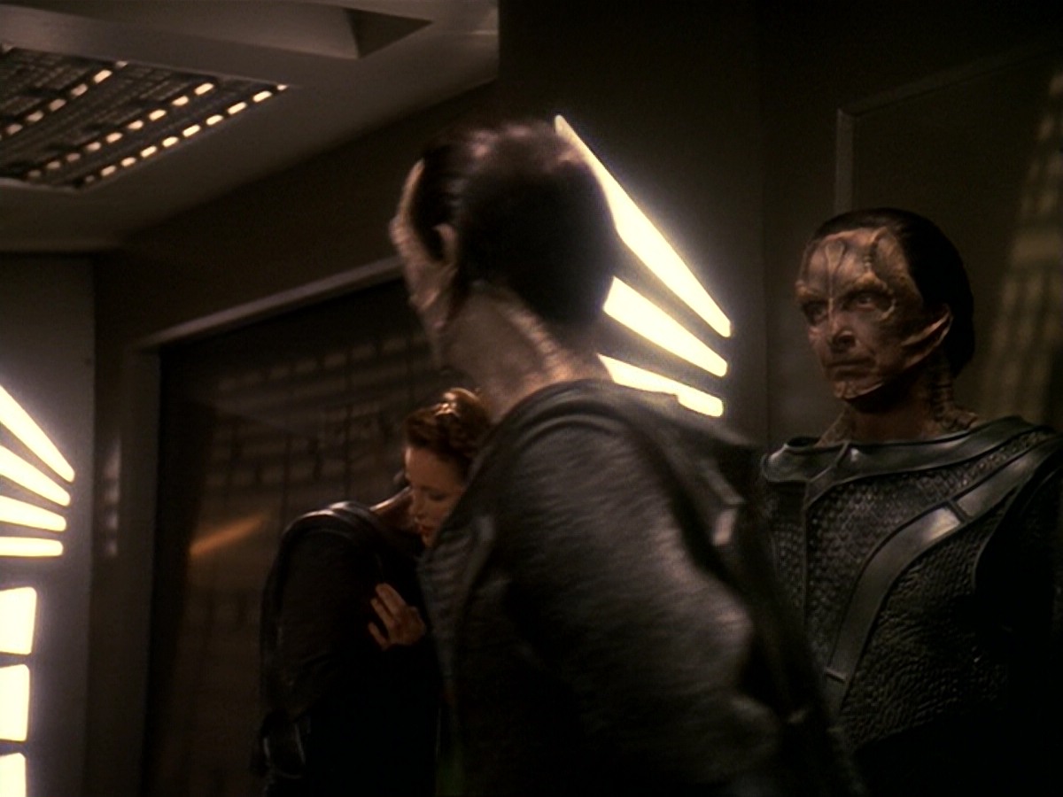 extant_StarTrek_DS9_6x17-WrongsDarkerThanDeathOrNight_2721.jpg