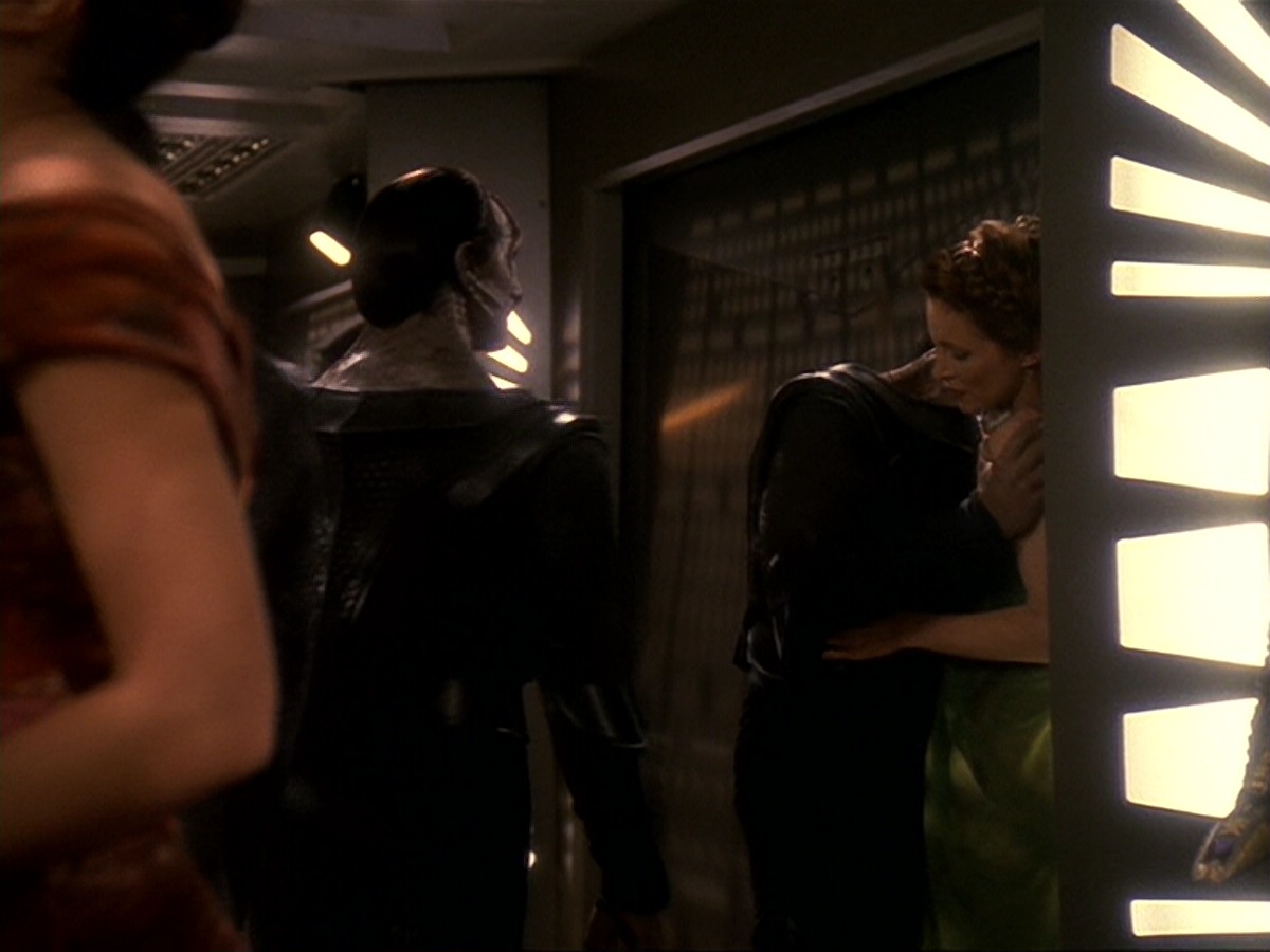 extant_StarTrek_DS9_6x17-WrongsDarkerThanDeathOrNight_2726.jpg