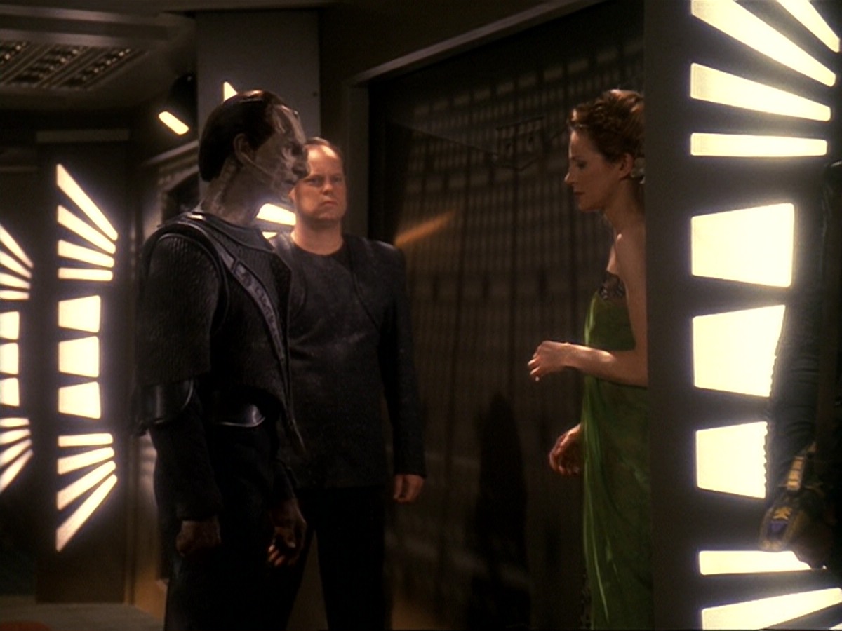 extant_StarTrek_DS9_6x17-WrongsDarkerThanDeathOrNight_2756.jpg