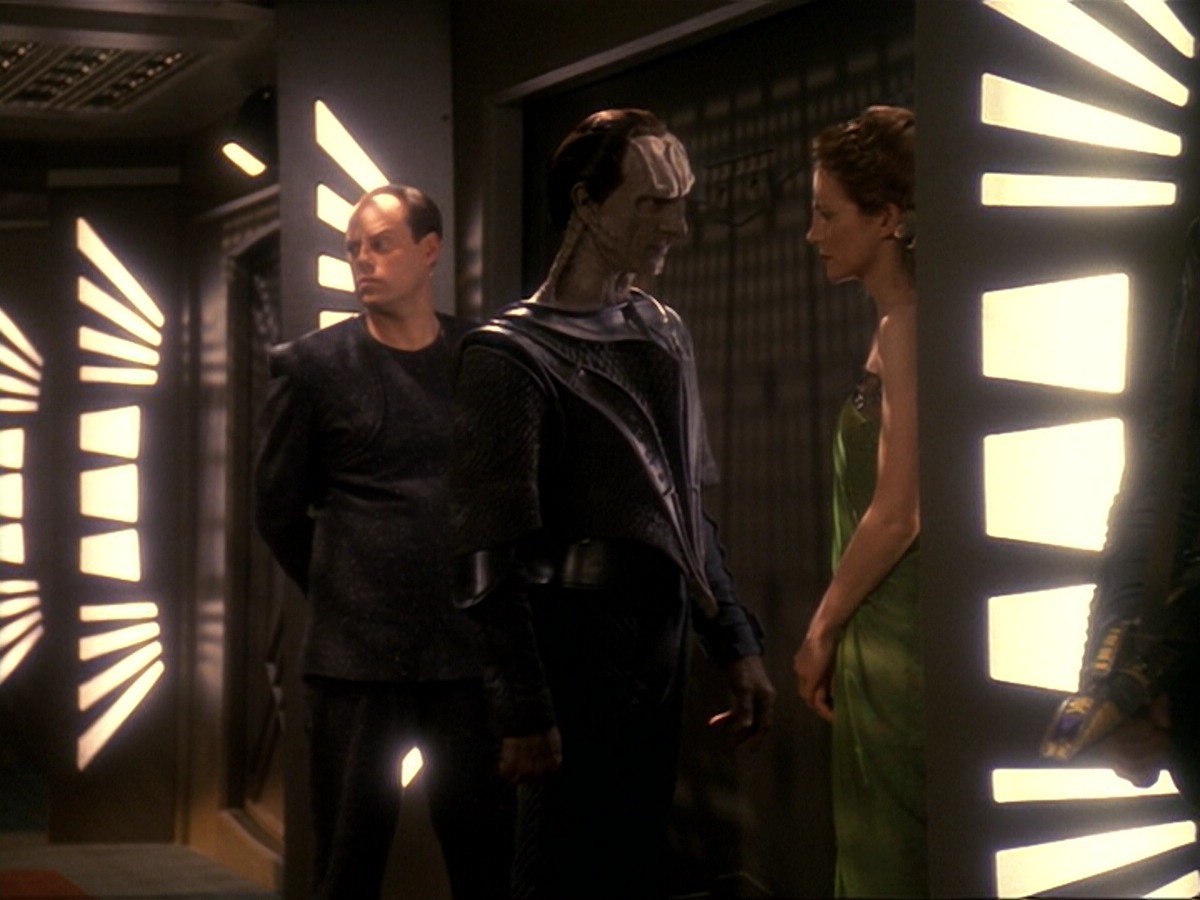 extant_StarTrek_DS9_6x17-WrongsDarkerThanDeathOrNight_2761.jpg