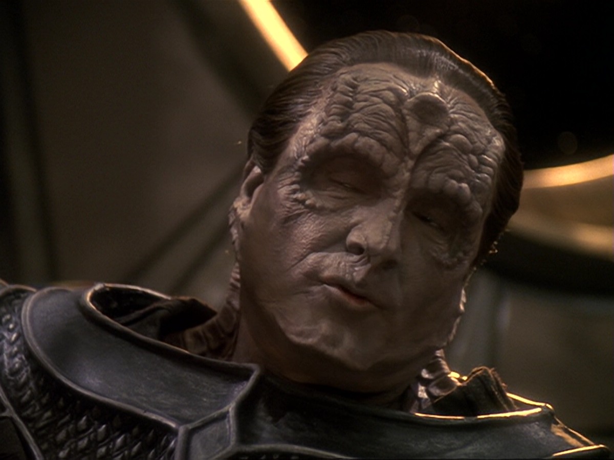 extant_StarTrek_DS9_6x17-WrongsDarkerThanDeathOrNight_2785.jpg
