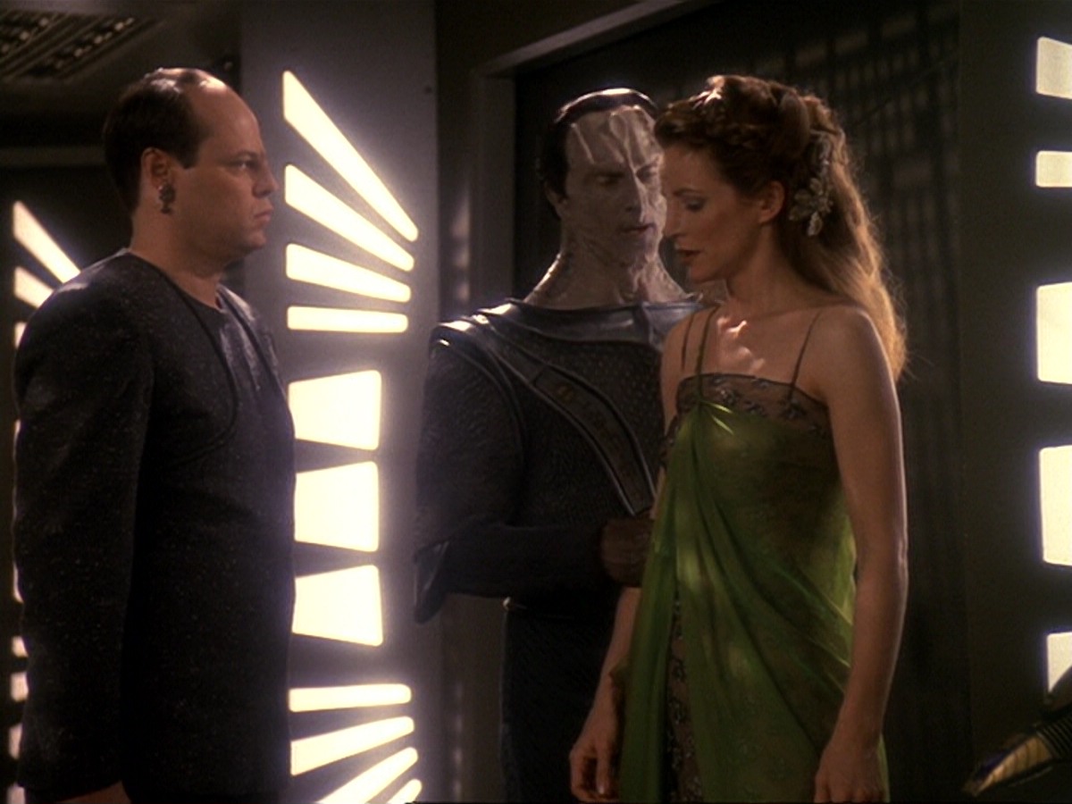extant_StarTrek_DS9_6x17-WrongsDarkerThanDeathOrNight_2795.jpg