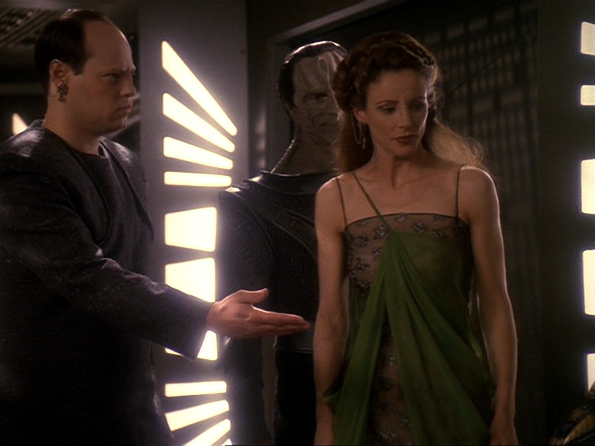 extant_StarTrek_DS9_6x17-WrongsDarkerThanDeathOrNight_2811.jpg