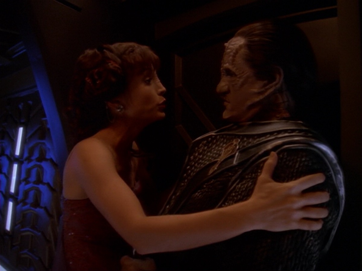 extant_StarTrek_DS9_6x17-WrongsDarkerThanDeathOrNight_2917.jpg