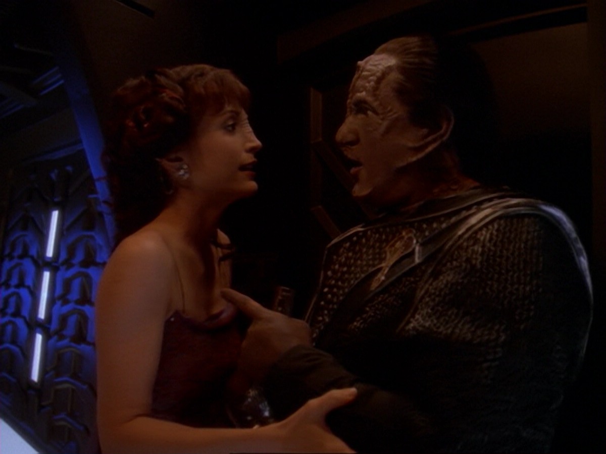 extant_StarTrek_DS9_6x17-WrongsDarkerThanDeathOrNight_2940.jpg
