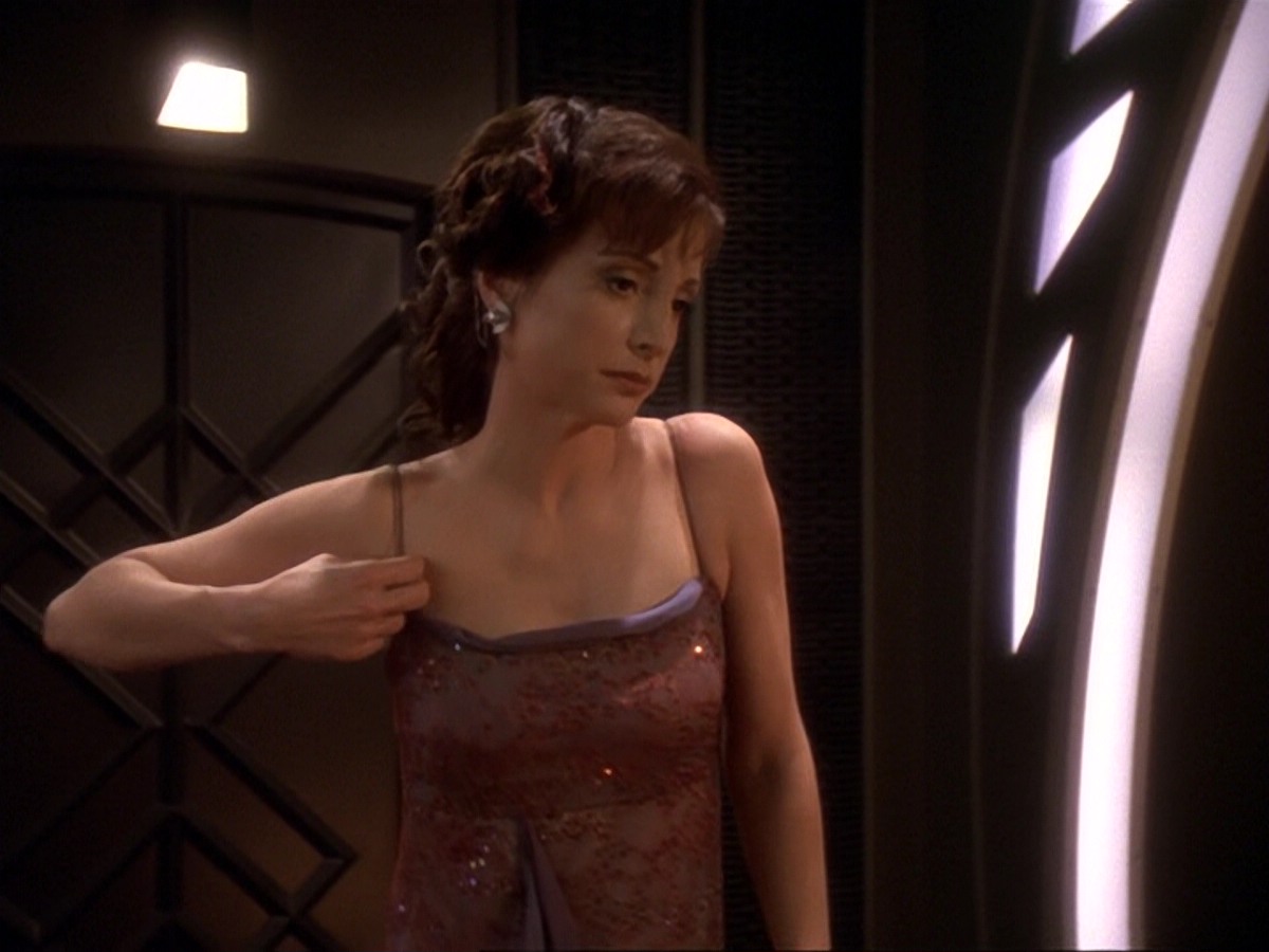 extant_StarTrek_DS9_6x17-WrongsDarkerThanDeathOrNight_2980.jpg