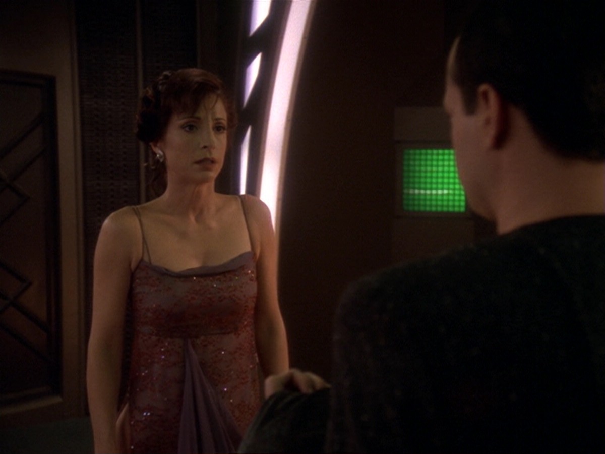 extant_StarTrek_DS9_6x17-WrongsDarkerThanDeathOrNight_3001.jpg