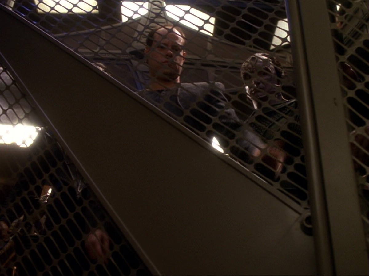 extant_StarTrek_DS9_6x17-WrongsDarkerThanDeathOrNight_3063.jpg