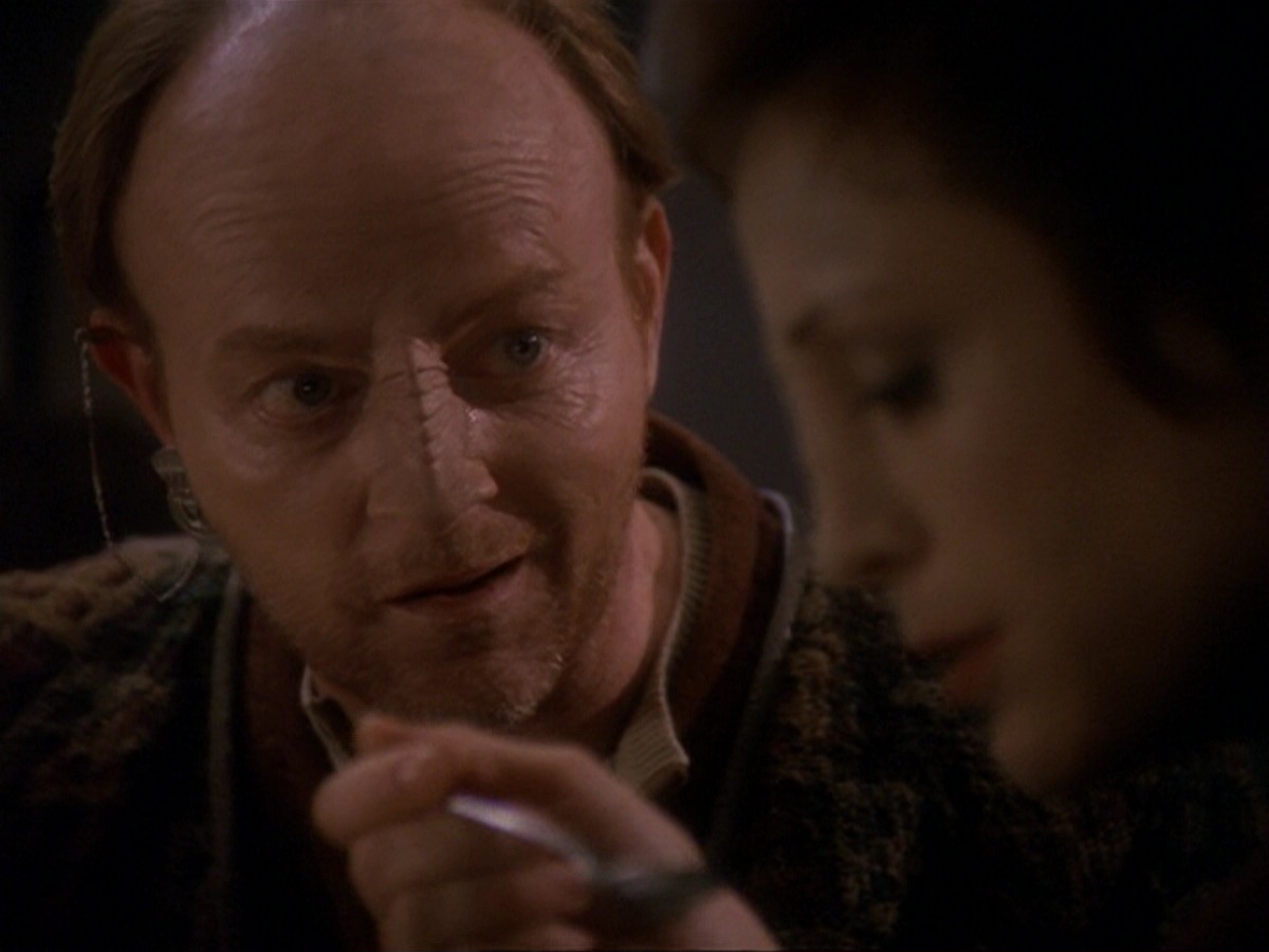 extant_StarTrek_DS9_6x17-WrongsDarkerThanDeathOrNight_3204.jpg