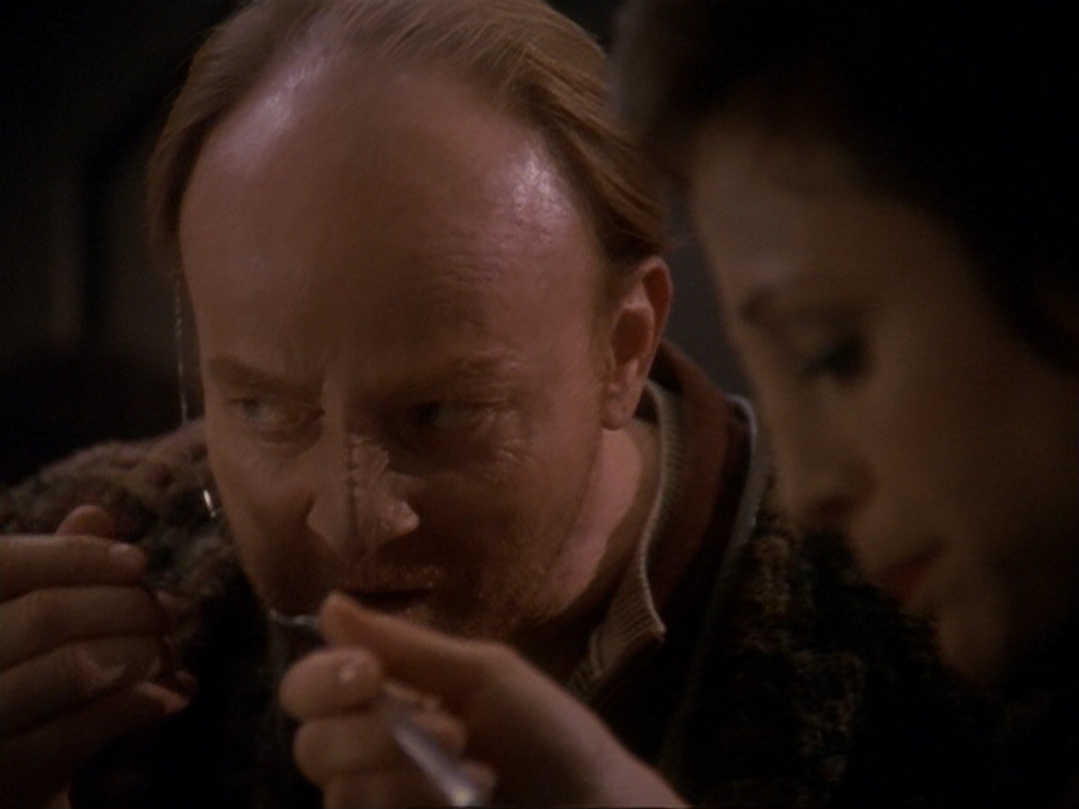 extant_StarTrek_DS9_6x17-WrongsDarkerThanDeathOrNight_3207.jpg