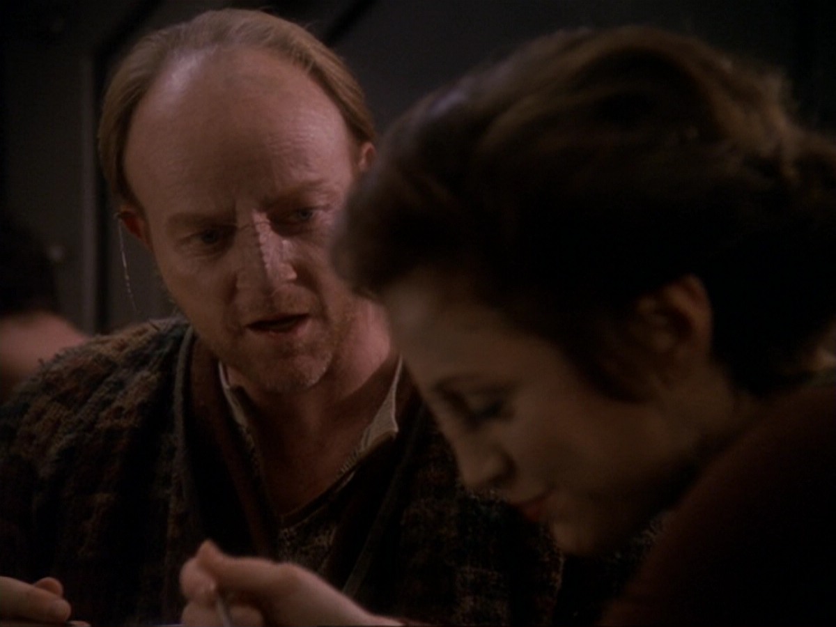 extant_StarTrek_DS9_6x17-WrongsDarkerThanDeathOrNight_3271.jpg