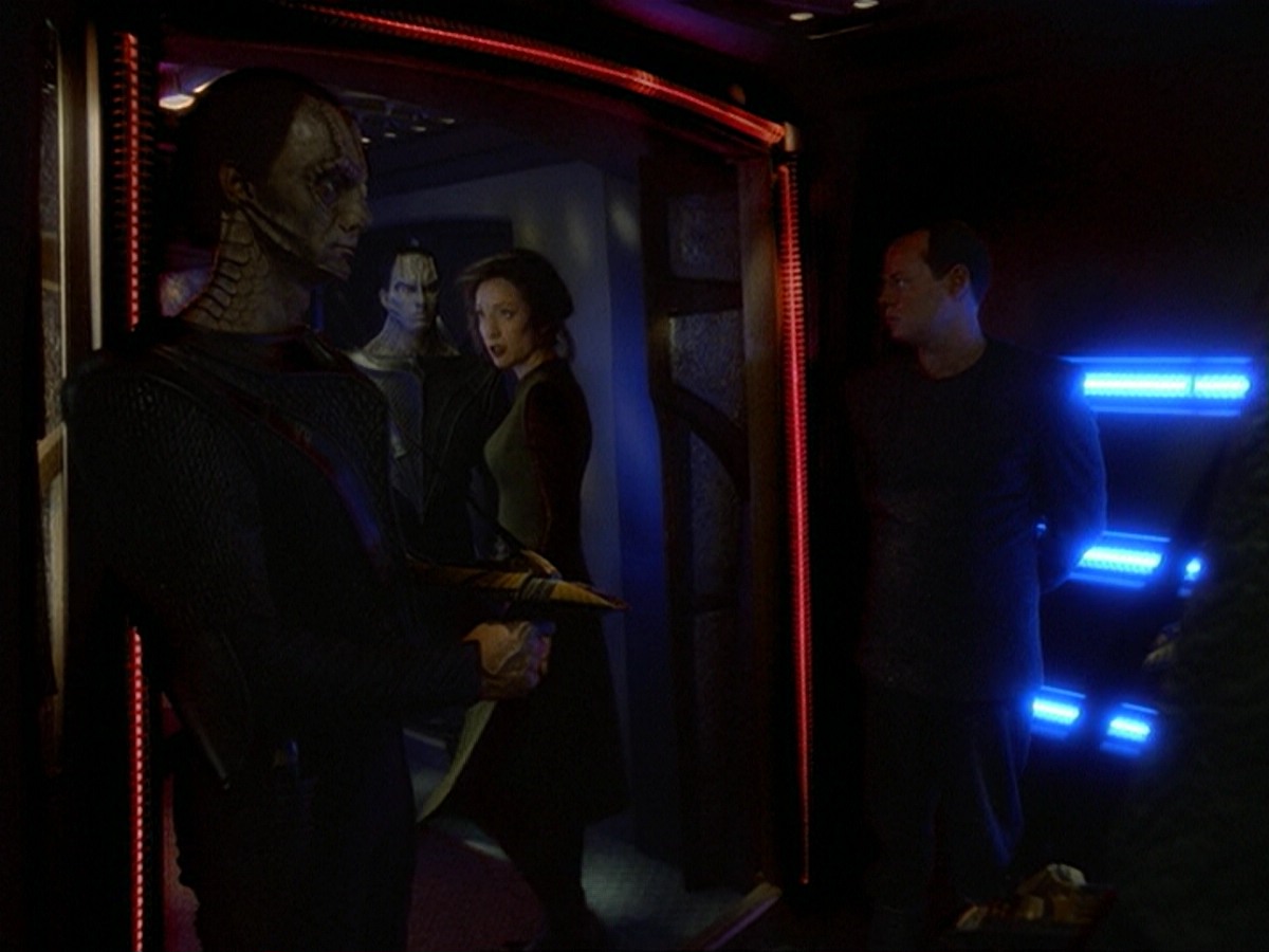 extant_StarTrek_DS9_6x17-WrongsDarkerThanDeathOrNight_3311.jpg