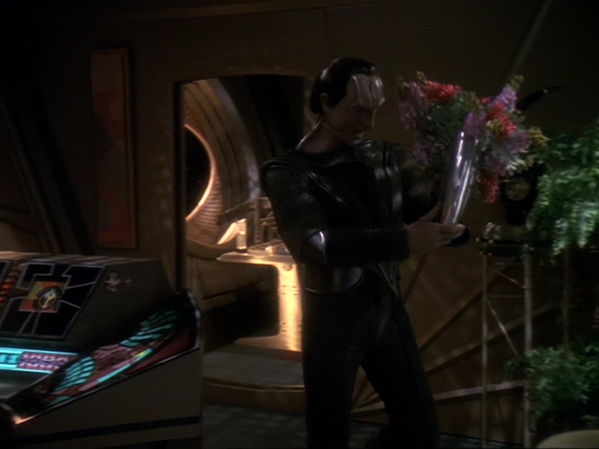 extant_StarTrek_DS9_6x17-WrongsDarkerThanDeathOrNight_3395.jpg