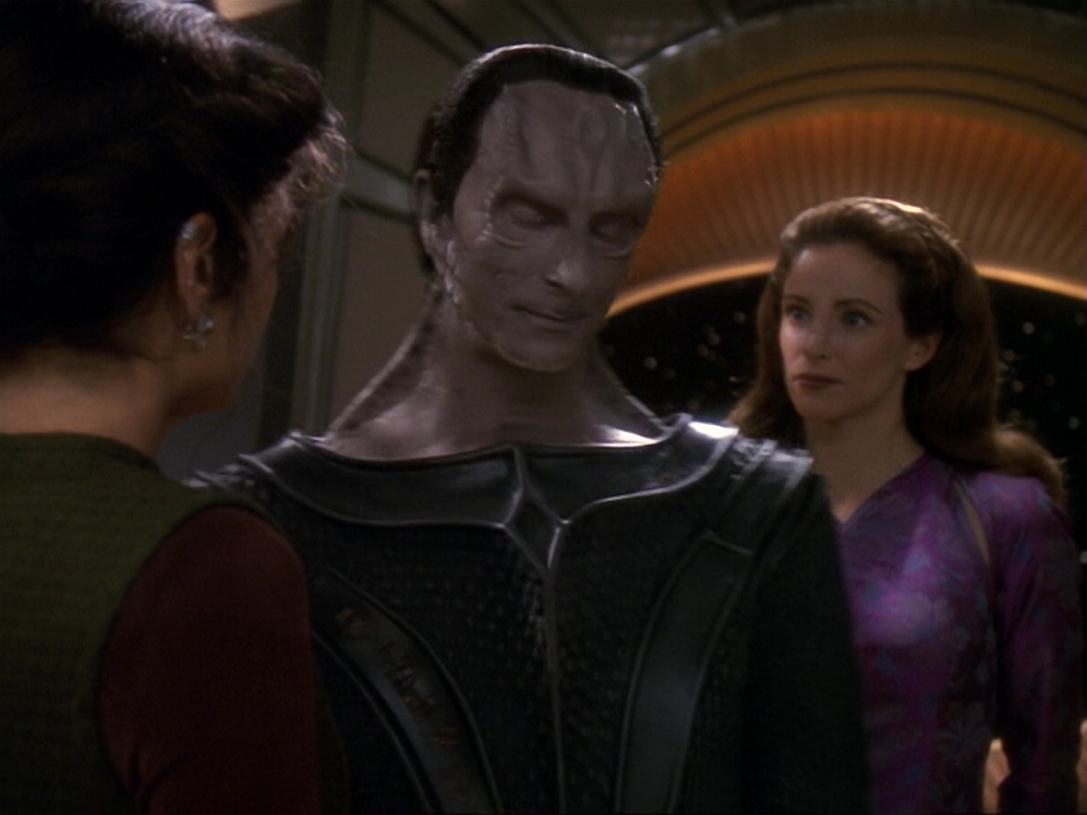 extant_StarTrek_DS9_6x17-WrongsDarkerThanDeathOrNight_3478.jpg