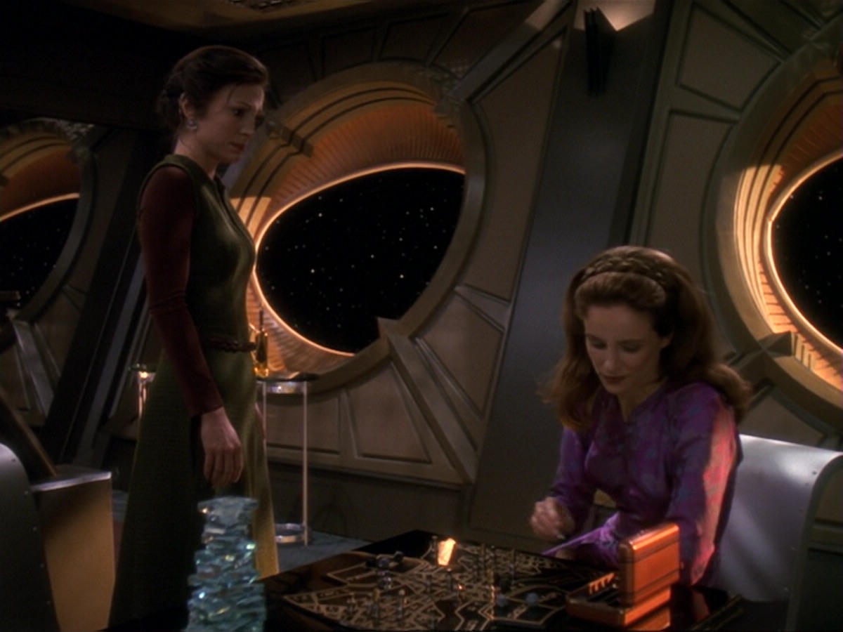 extant_StarTrek_DS9_6x17-WrongsDarkerThanDeathOrNight_3523.jpg