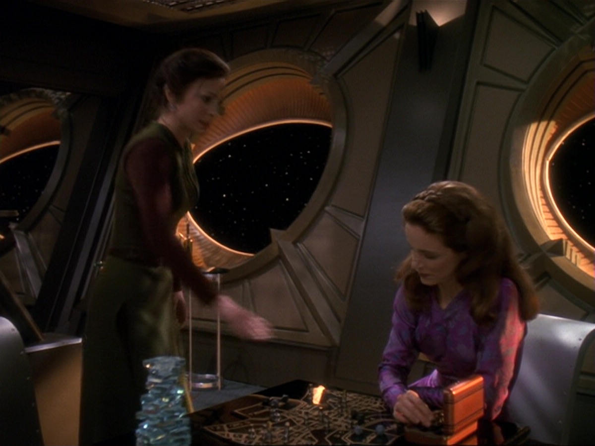 extant_StarTrek_DS9_6x17-WrongsDarkerThanDeathOrNight_3539.jpg
