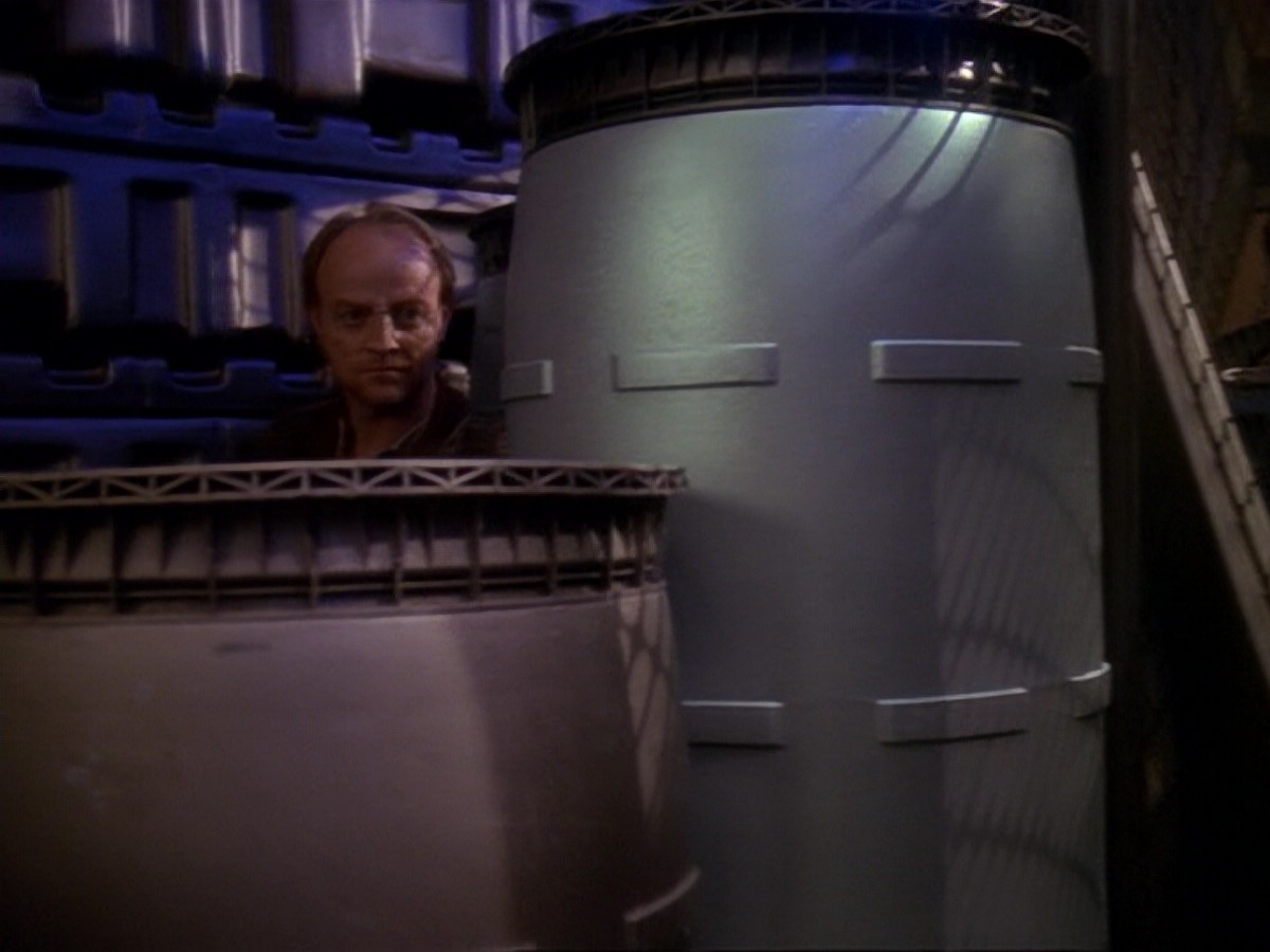 extant_StarTrek_DS9_6x17-WrongsDarkerThanDeathOrNight_3906.jpg
