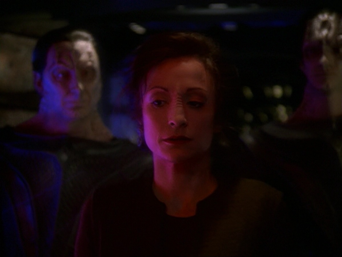 extant_StarTrek_DS9_6x17-WrongsDarkerThanDeathOrNight_3935.jpg