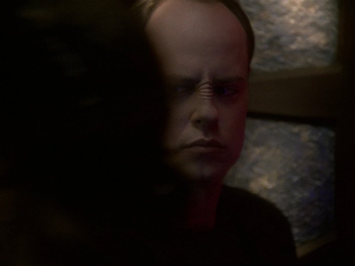 extant_StarTrek_DS9_6x17-WrongsDarkerThanDeathOrNight_3944.jpg