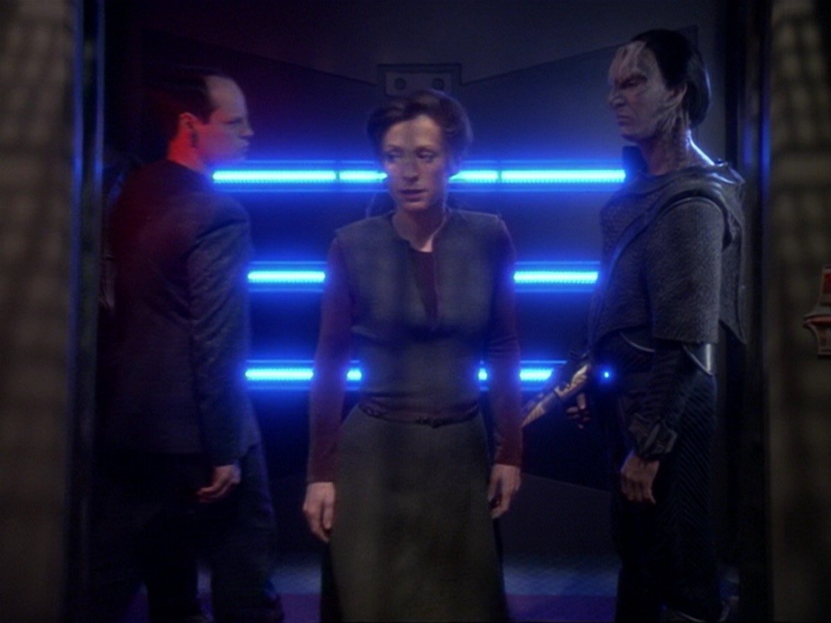 extant_StarTrek_DS9_6x17-WrongsDarkerThanDeathOrNight_3954.jpg