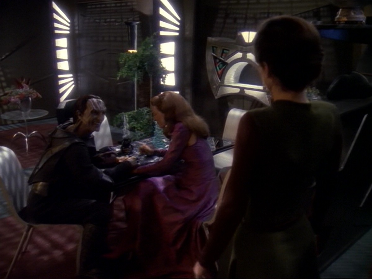 extant_StarTrek_DS9_6x17-WrongsDarkerThanDeathOrNight_3963.jpg