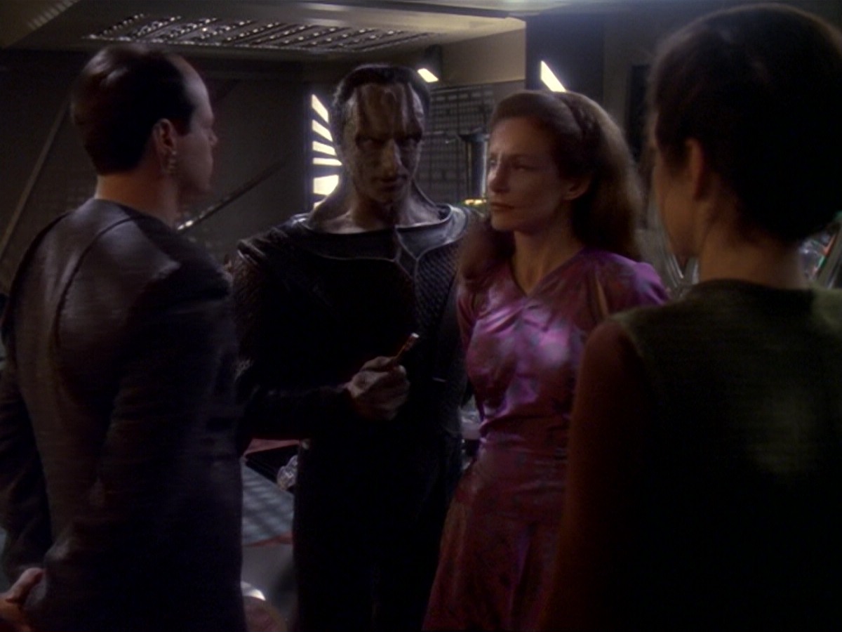 extant_StarTrek_DS9_6x17-WrongsDarkerThanDeathOrNight_4040.jpg