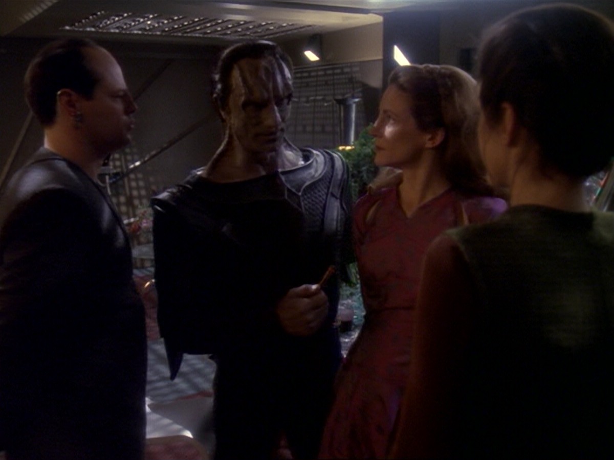 extant_StarTrek_DS9_6x17-WrongsDarkerThanDeathOrNight_4042.jpg